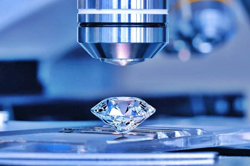 Lab-Created Gems: Modern Alternatives to Traditional Diamonds